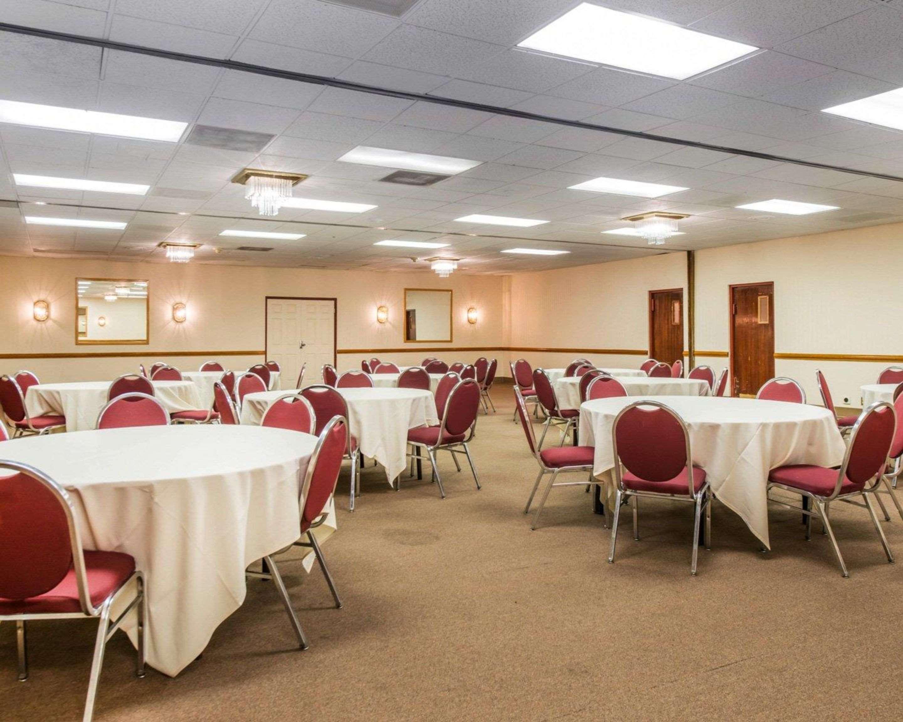 Clarion Inn And Events Center Pueblo North Exterior photo